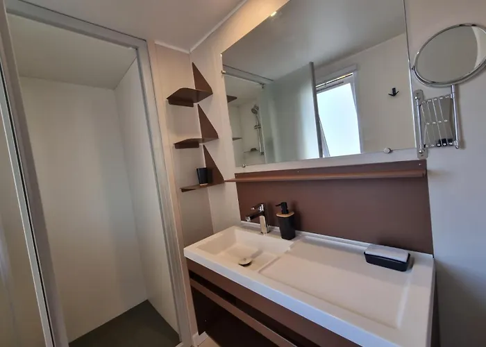Kemping De Reve Au 5 Etoiles La Yole Mobil-home Premium 6 Pers *